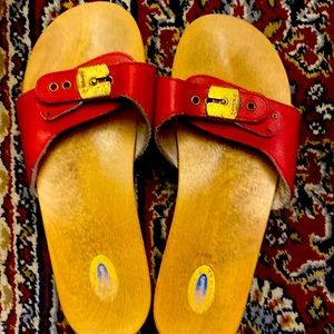 The original Dr. Scholl’s exercise sandal! In great vintage condition from 80’s!